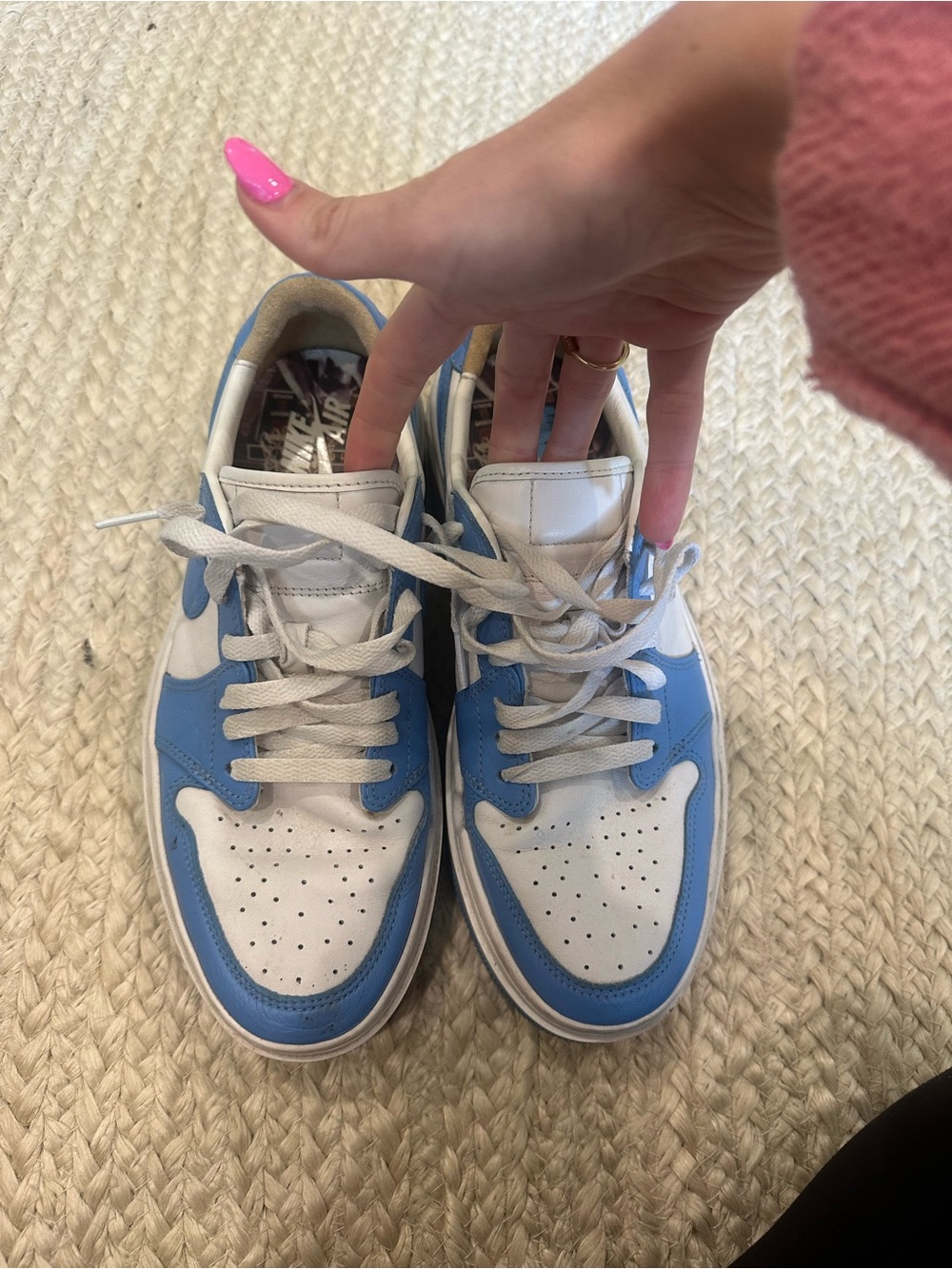 Nike White and Light Blue Low-Top Sneakers - Picture 3 of 5